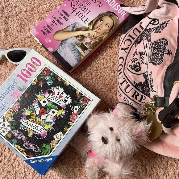 Ed Hardy Rare Y2k Puzzle by Ravensburger 🎲 “Love is a Gamble” - Picture 6 of 7